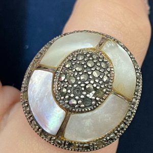 🌴Vintage Art Deco Marcasite Mother of Pearl Cocktail Ring